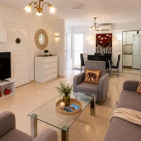 Apartment Casa Ganesh, - 8 Mins Walk To The