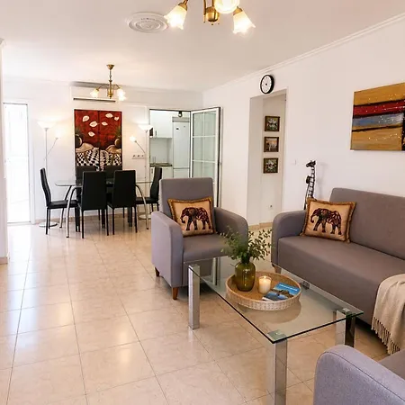 Apartment Casa Ganesh, - 8 Mins Walk To The Puerto del Carmen (Lanzarote)