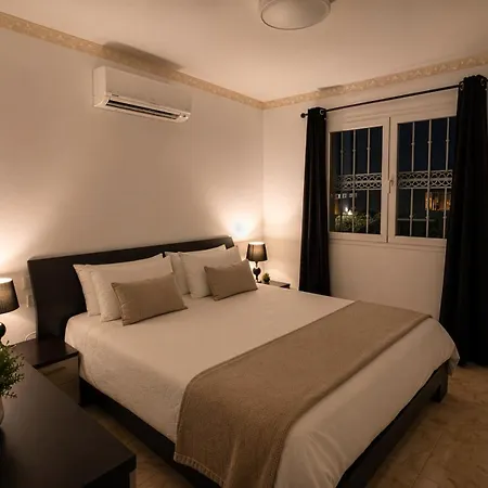 Casa Ganesh, - 8 Mins Walk To The * Puerto del Carmen (Lanzarote)