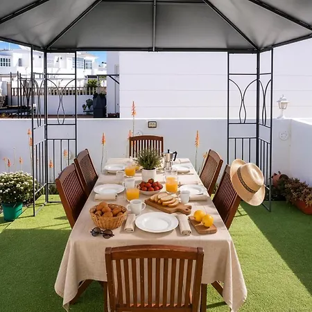 Casa Ganesh, - 8 Mins Walk To The Puerto del Carmen (Lanzarote)